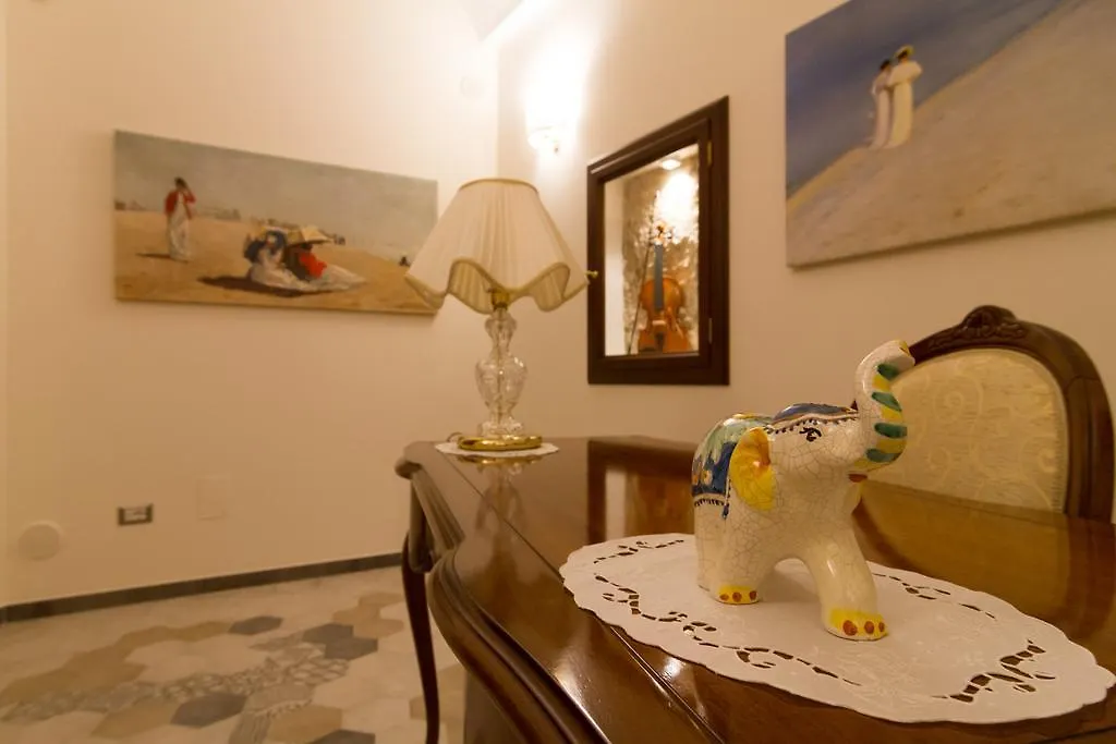 Bed and Breakfast Palazzo Tasca Noto 3*,  Itálie